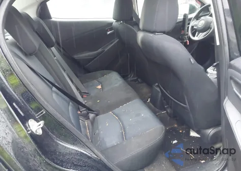 2017 Toyota Yaris Ia z USA, uszkodzony, nr VIN 3MYDLBYV2HY176233